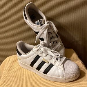 Adidas Superstar Sneakers